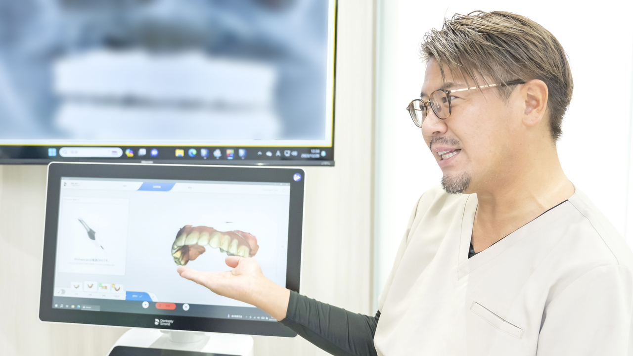 大和の歯列矯正でおすすめのポイントを説明する理事長